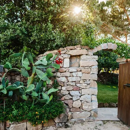 Hotel Borgo Lu Puleu 3*