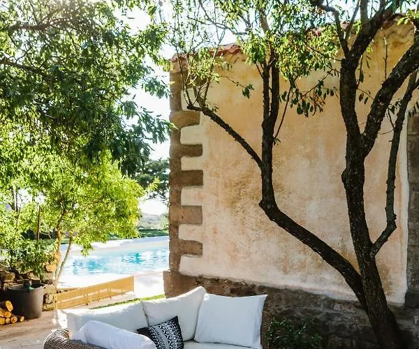 Hotel Borgo Lu Puleu 3*