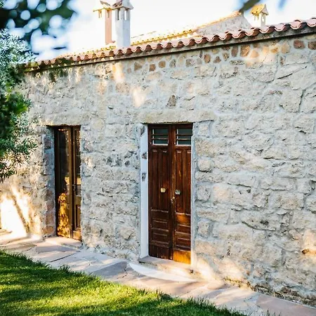 Hotel Borgo Lu Puleu 3*