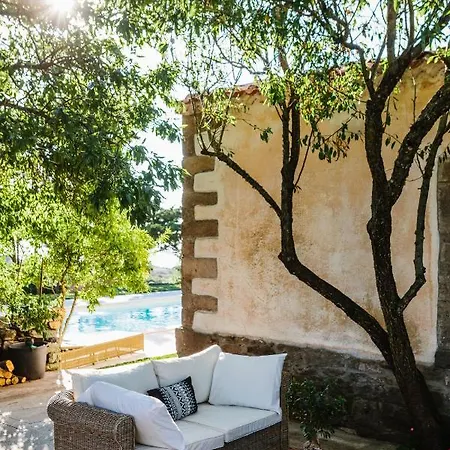 Hotel Borgo Lu Puleu 3*
